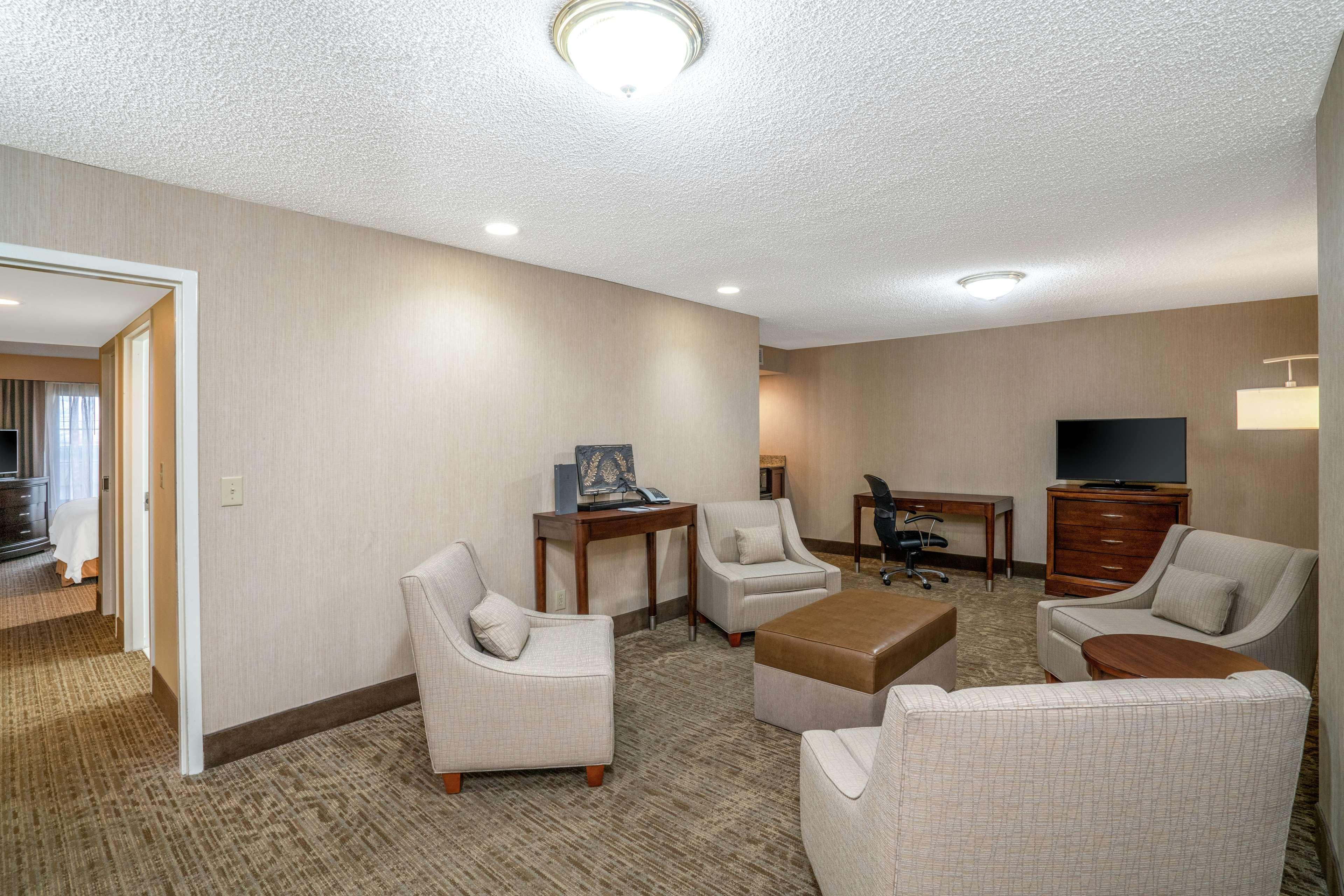 Embassy Suites Nashville - At Vanderbilt Екстериор снимка