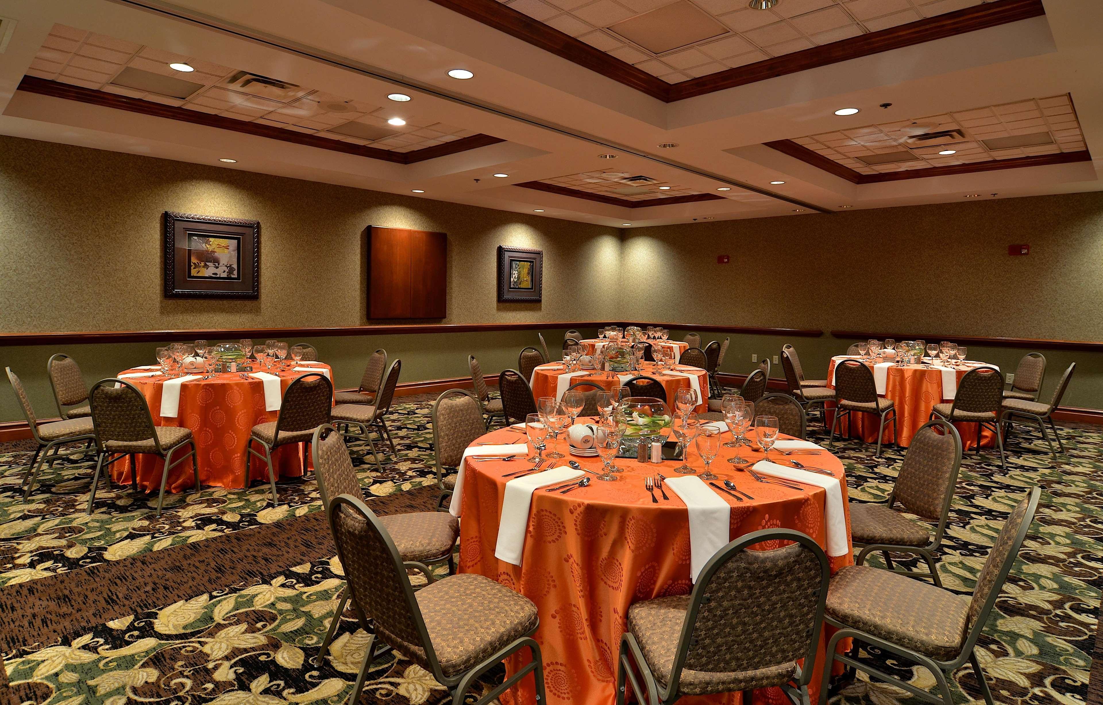 Embassy Suites Nashville - At Vanderbilt Екстериор снимка