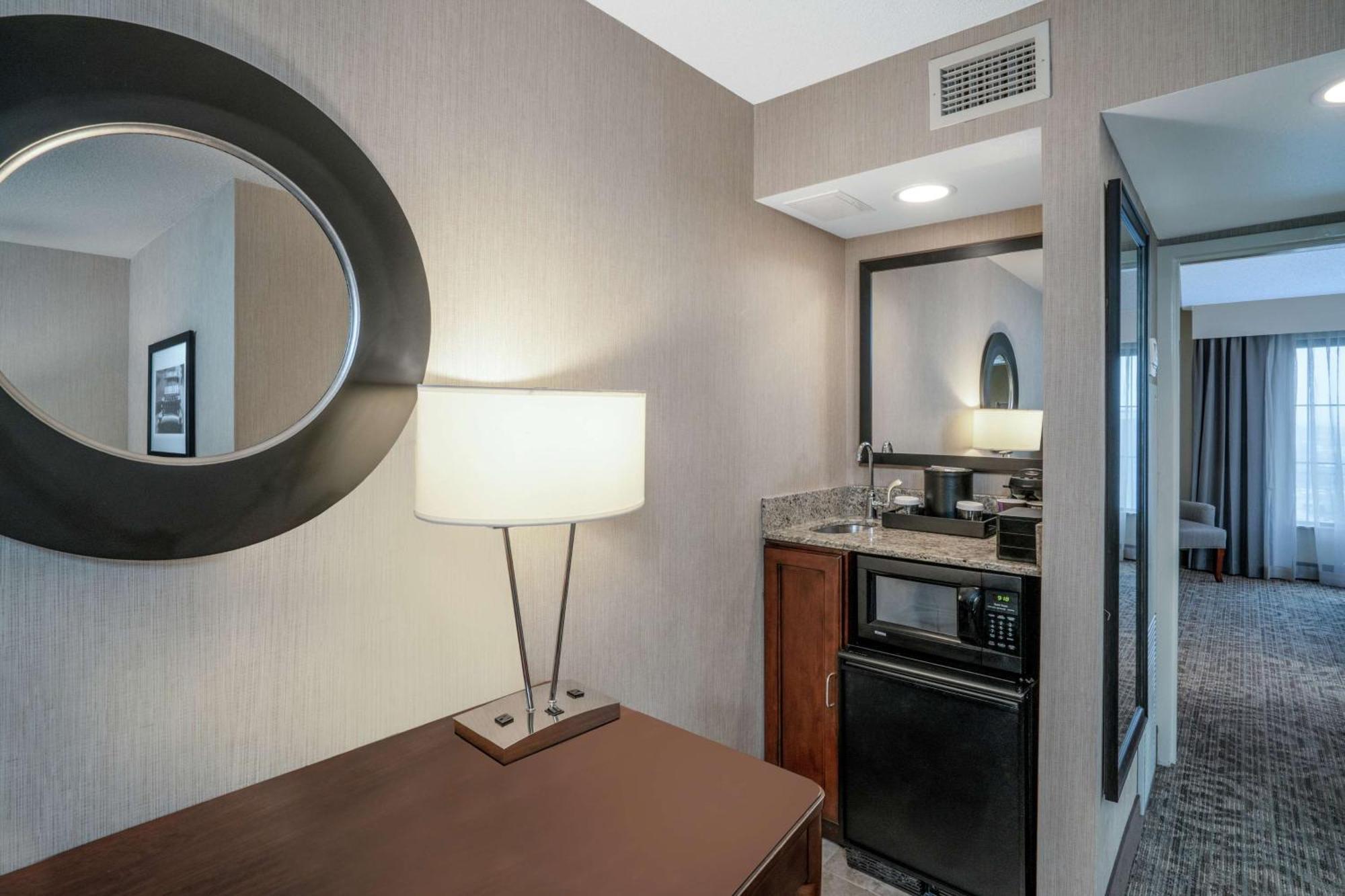 Embassy Suites Nashville - At Vanderbilt Екстериор снимка