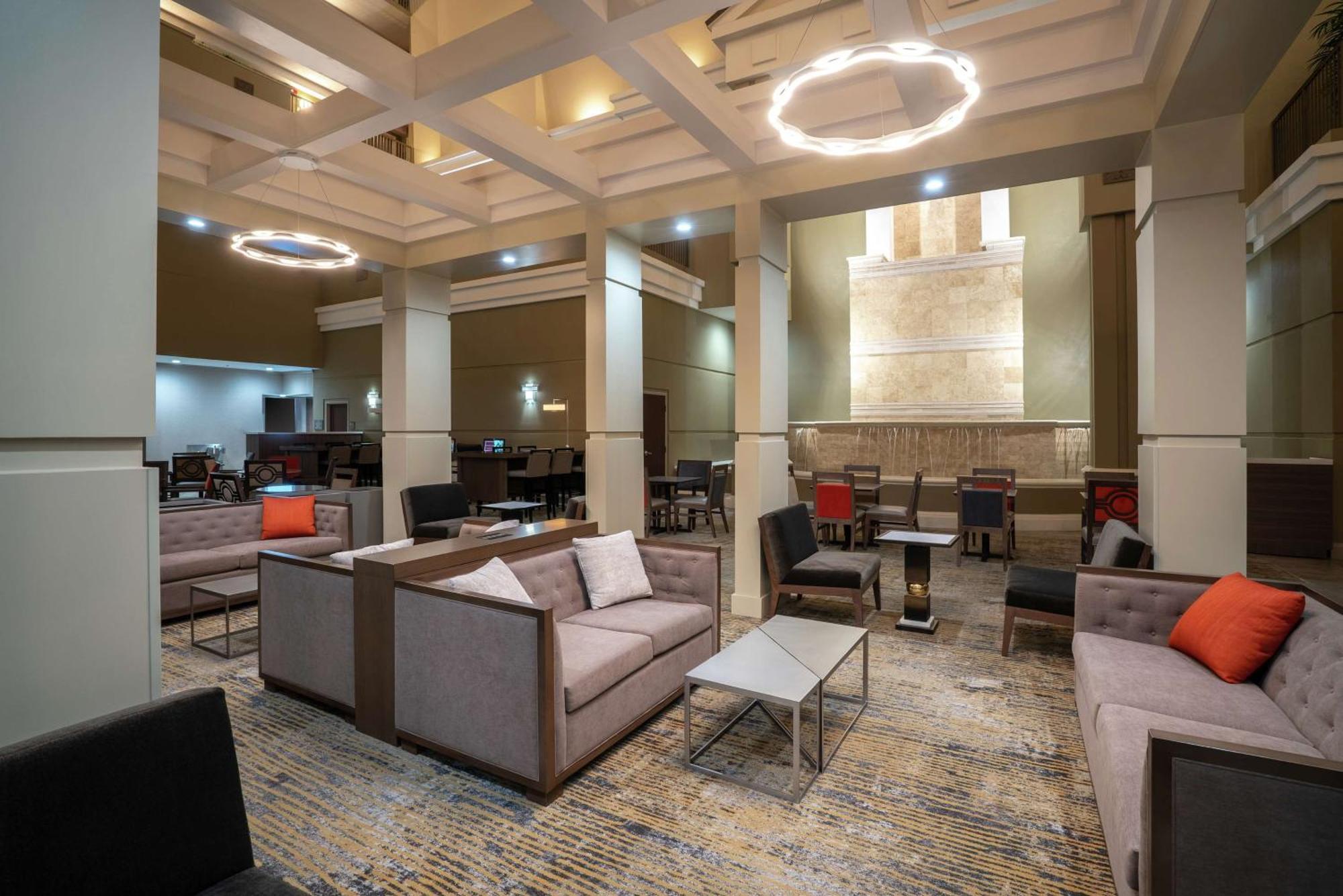 Embassy Suites Nashville - At Vanderbilt Екстериор снимка